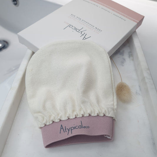 Facial Silk Exfoliating Glove - Nude Pink